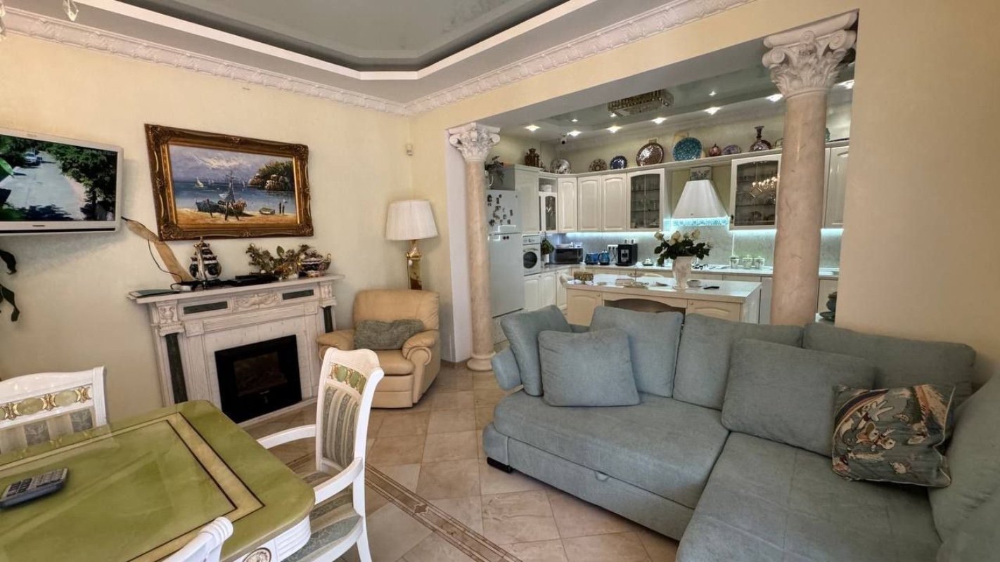 Дом на ул. Авдеева-Черноморского, 366 м², 560 000$ — FAKTOR