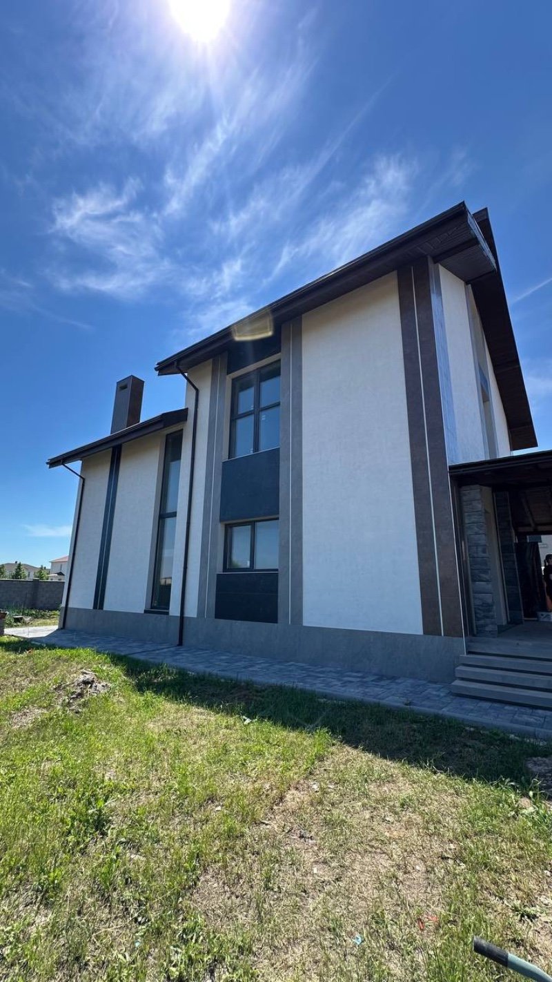 Дом на ул. Центральная (Червоный хутор), 362 м², 600 000$ — FAKTOR