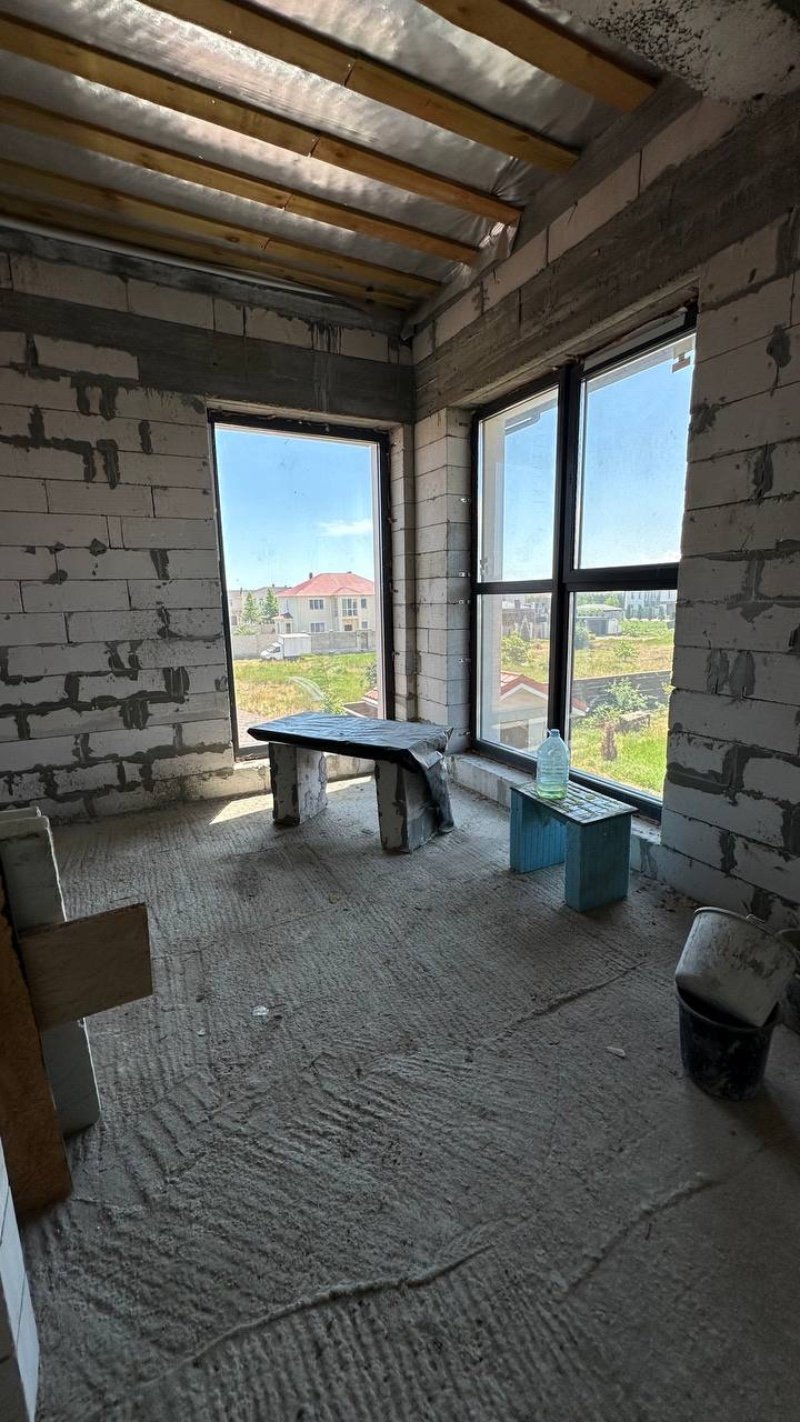 Дом на ул. Центральная (Червоный хутор), 362 м², 600 000$ — FAKTOR