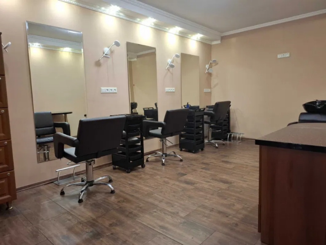 Квартира на вул. Космонавтов, 68 м², 75 000$ — FAKTOR