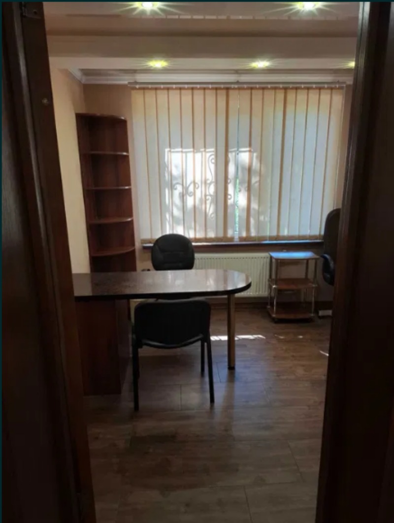 Квартира на вул. Космонавтов, 68 м², 75 000$ — FAKTOR