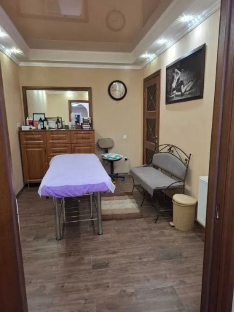Квартира на вул. Космонавтов, 68 м², 75 000$ — FAKTOR