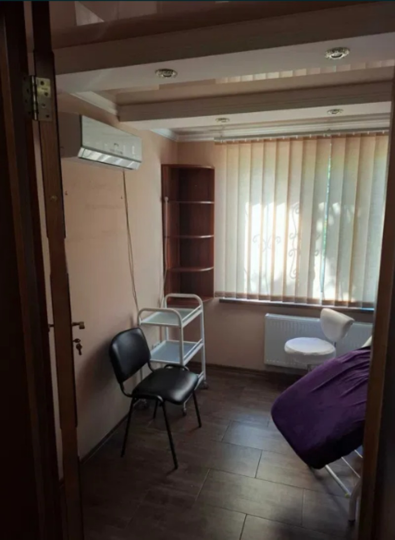 Квартира на вул. Космонавтов, 68 м², 75 000$ — FAKTOR