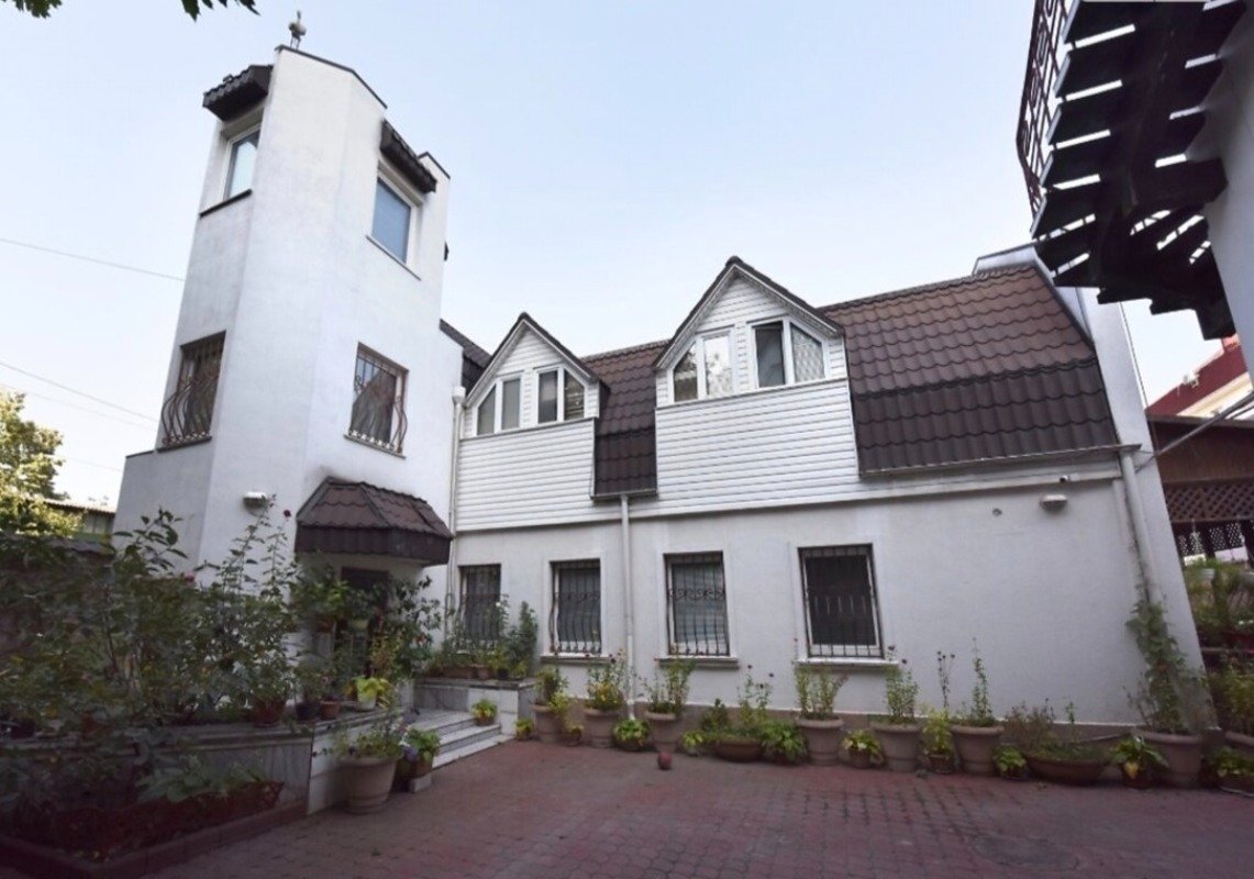 Будинок на вул. Львовская, 475 м², 421 000$ — FAKTOR