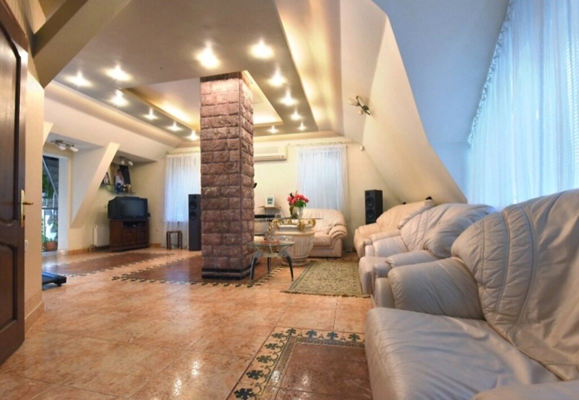 Будинок на вул. Львовская, 475 м², 421 000$ — FAKTOR