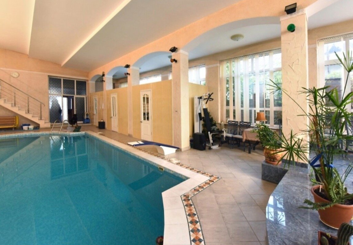 Будинок на вул. Львовская, 475 м², 421 000$ — FAKTOR