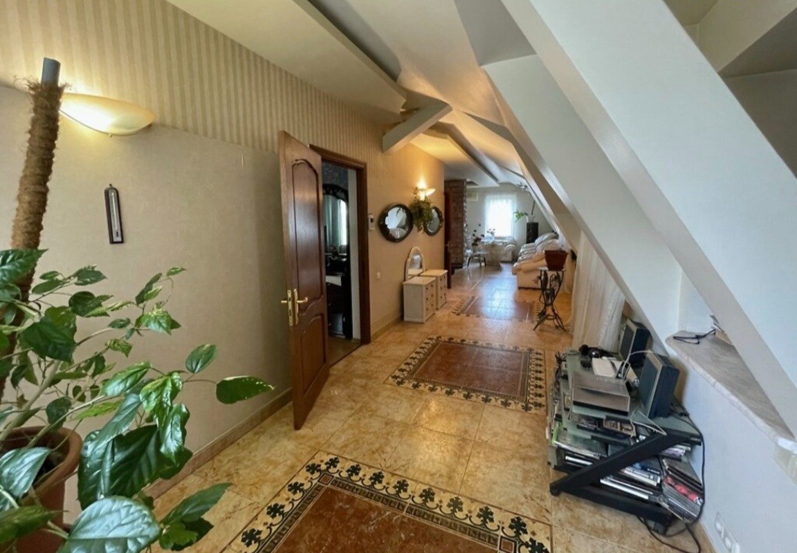 Будинок на вул. Львовская, 475 м², 421 000$ — FAKTOR