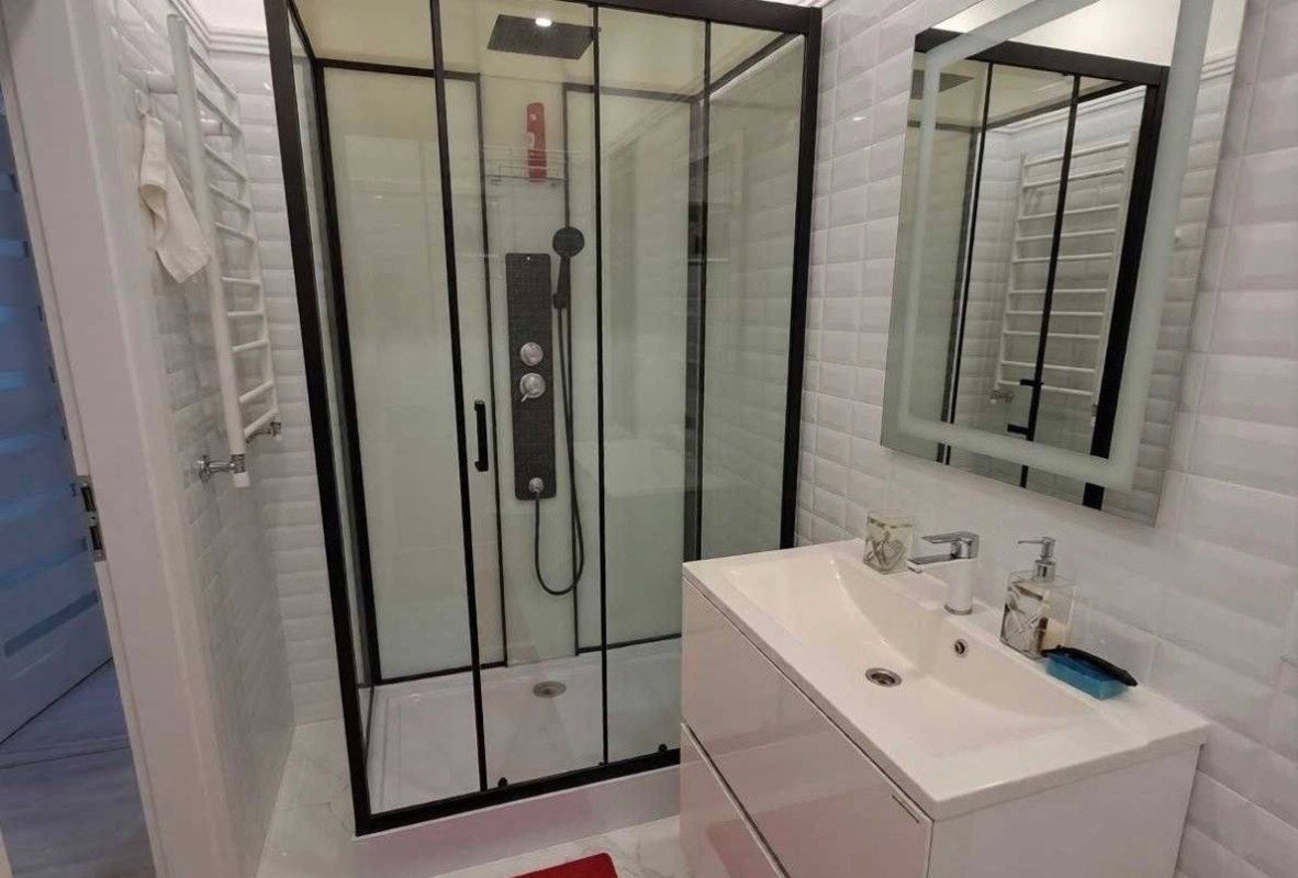 Квартира на ул. Независимости, 50 м², 50 000$ — FAKTOR