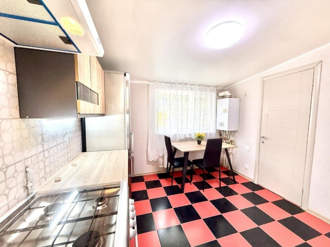 Квартира на вул. Богдана Хмельницкого, 45 м², 45 000$ — FAKTOR
