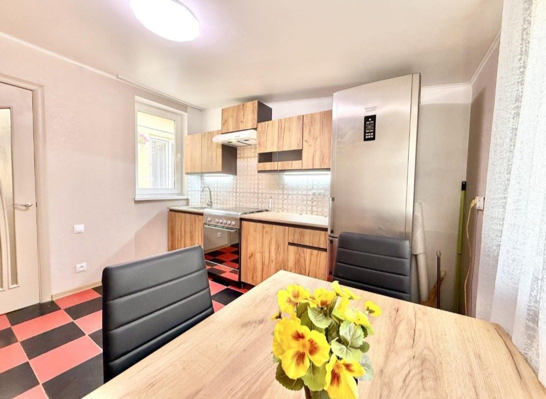 Квартира на вул. Богдана Хмельницкого, 45 м², 45 000$ — FAKTOR