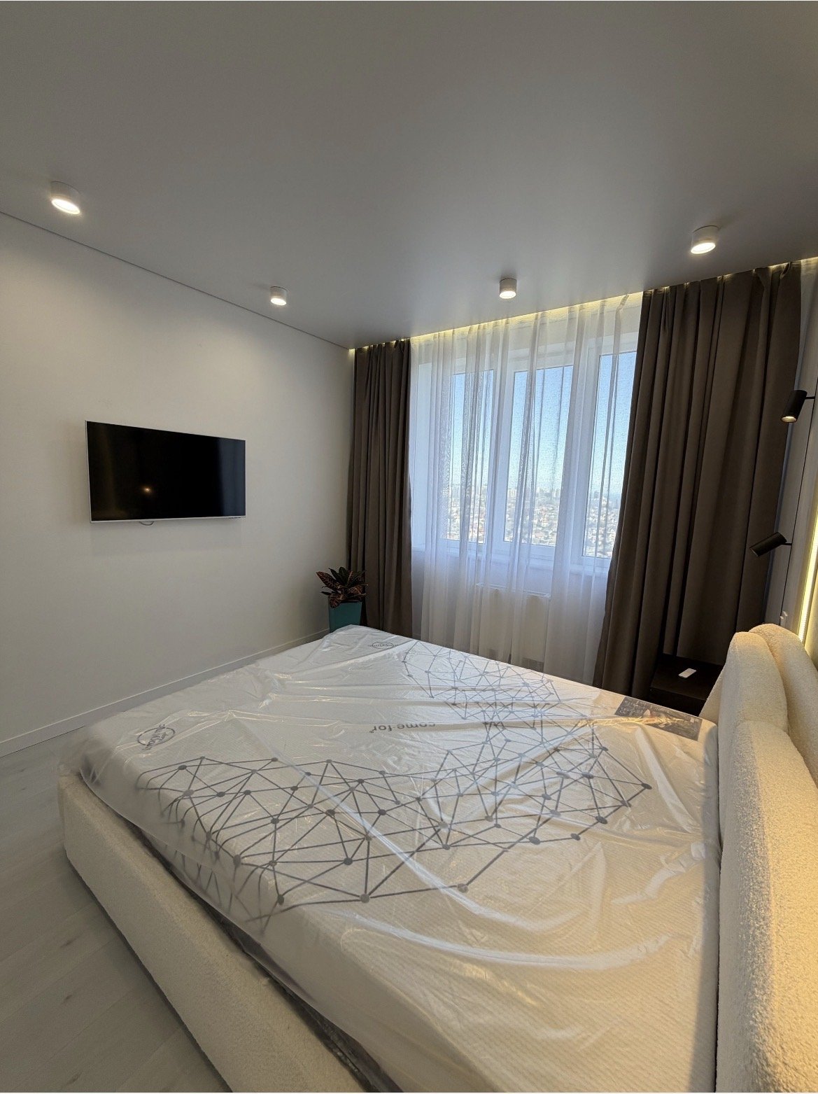 Квартира на вул. Жаботинского, 45 м², 90 000$ — FAKTOR