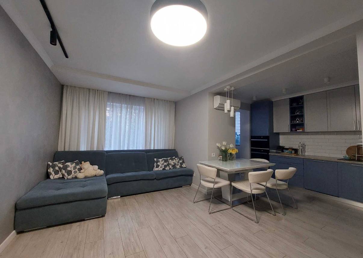 Квартира на вул. Ильфа и Петрова, 103 м², 126 057$ — FAKTOR