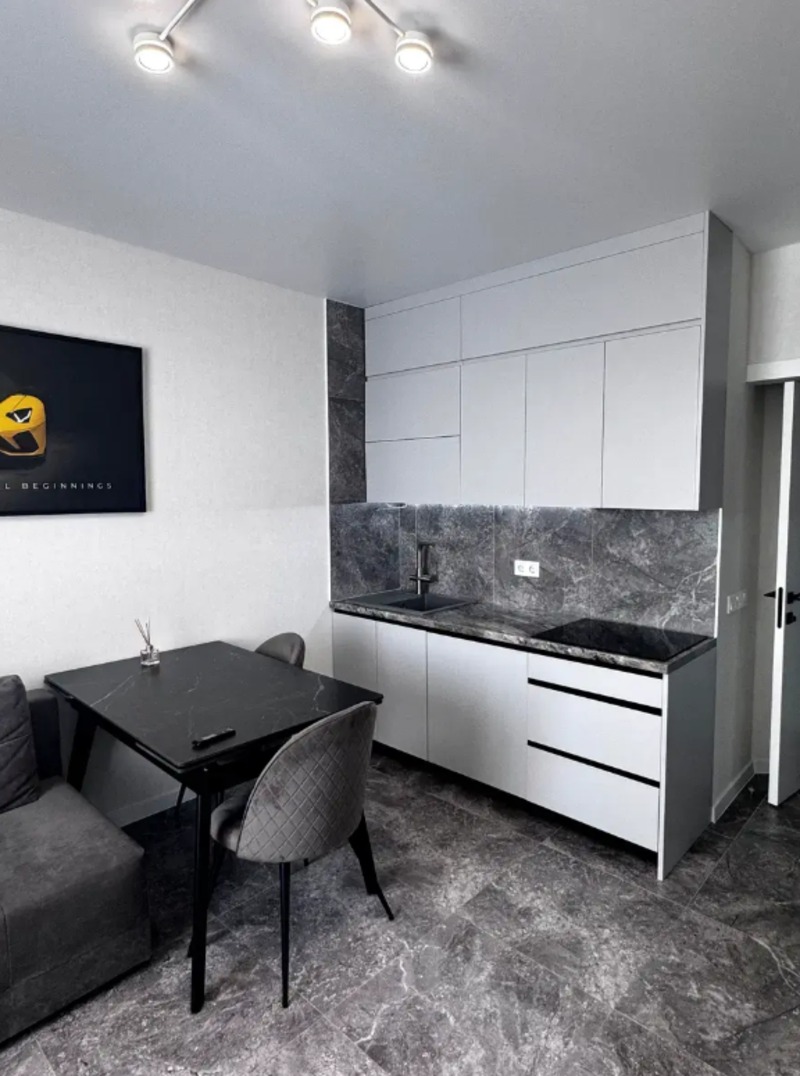 Квартира на ул. Сахарова Академика, 40 м², 60 000$ — FAKTOR