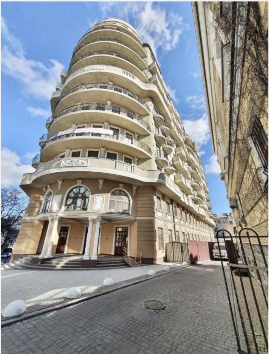 Квартира на вул. Военный Спуск, 123 м², 390 000$ — FAKTOR