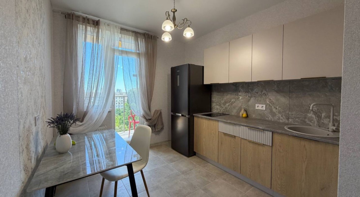 Квартира на вул. Глушко Академика проспект, 35 м², 57 000$ — FAKTOR