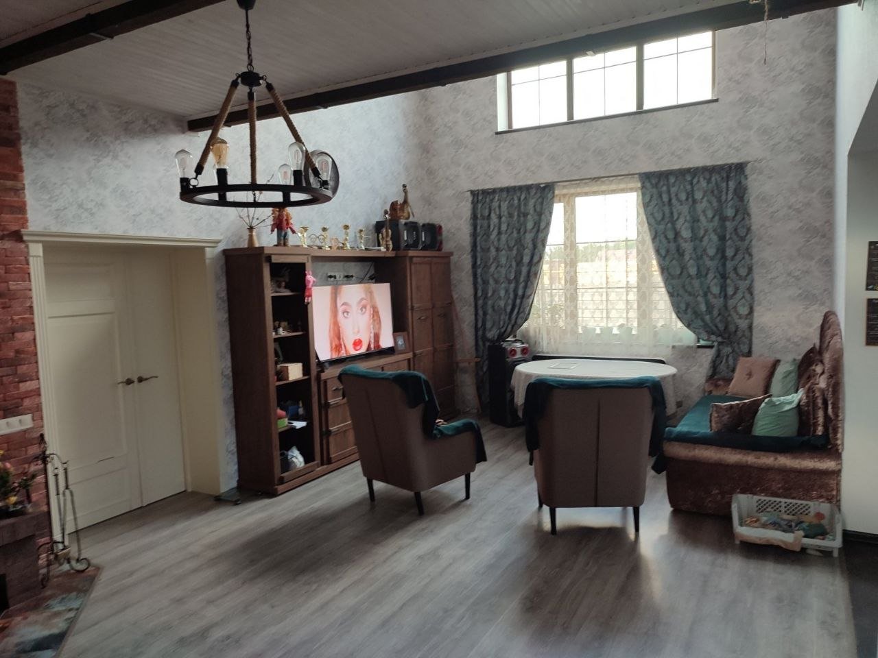 Дом на ул. Жолио-Кюри, 220 м², 200 000$ — FAKTOR