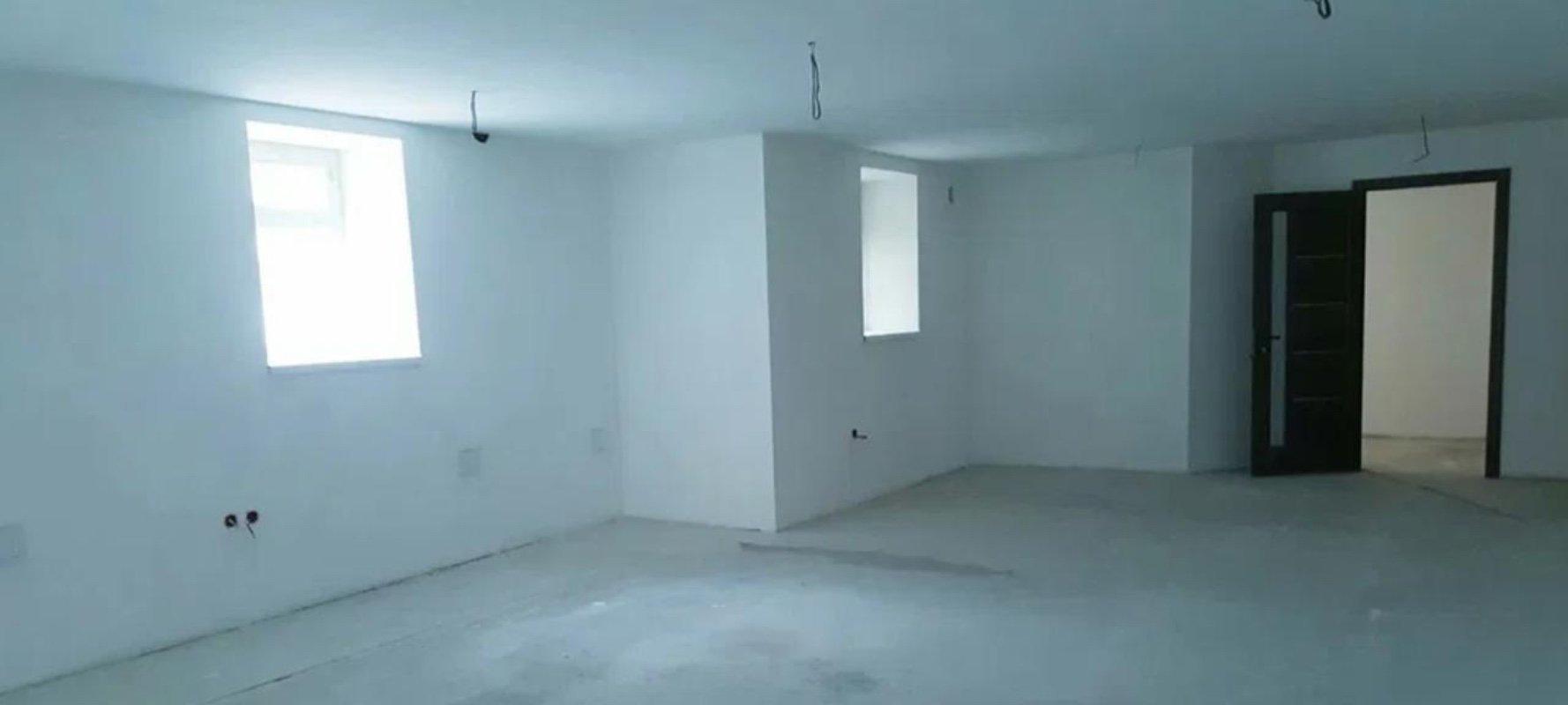 Комерційна нерухомість на вул. Сегедская, 221 м², 129 000$ — FAKTOR