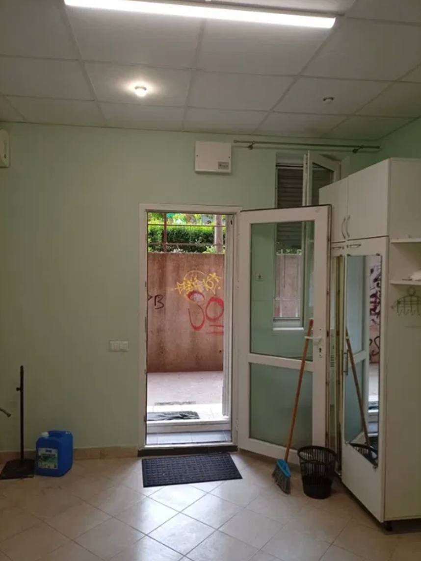 Комерційна нерухомість на вул. Массив Радужный, 21 м², 16 000$ — FAKTOR