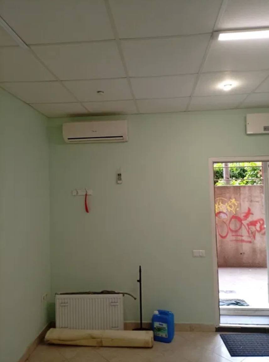 Комерційна нерухомість на вул. Массив Радужный, 21 м², 16 000$ — FAKTOR