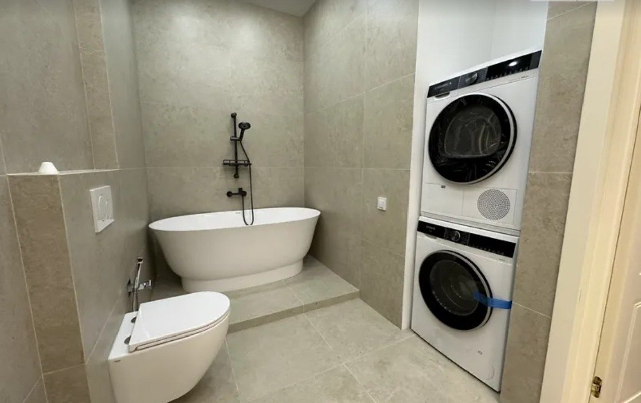 Квартира на вул. Мореходный пер, 143 м², 300 000$ — FAKTOR