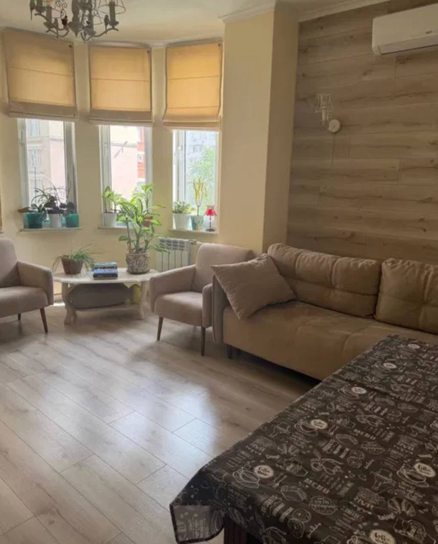 Квартира на вул. Тополевая, 119 м², 152 000$ — FAKTOR