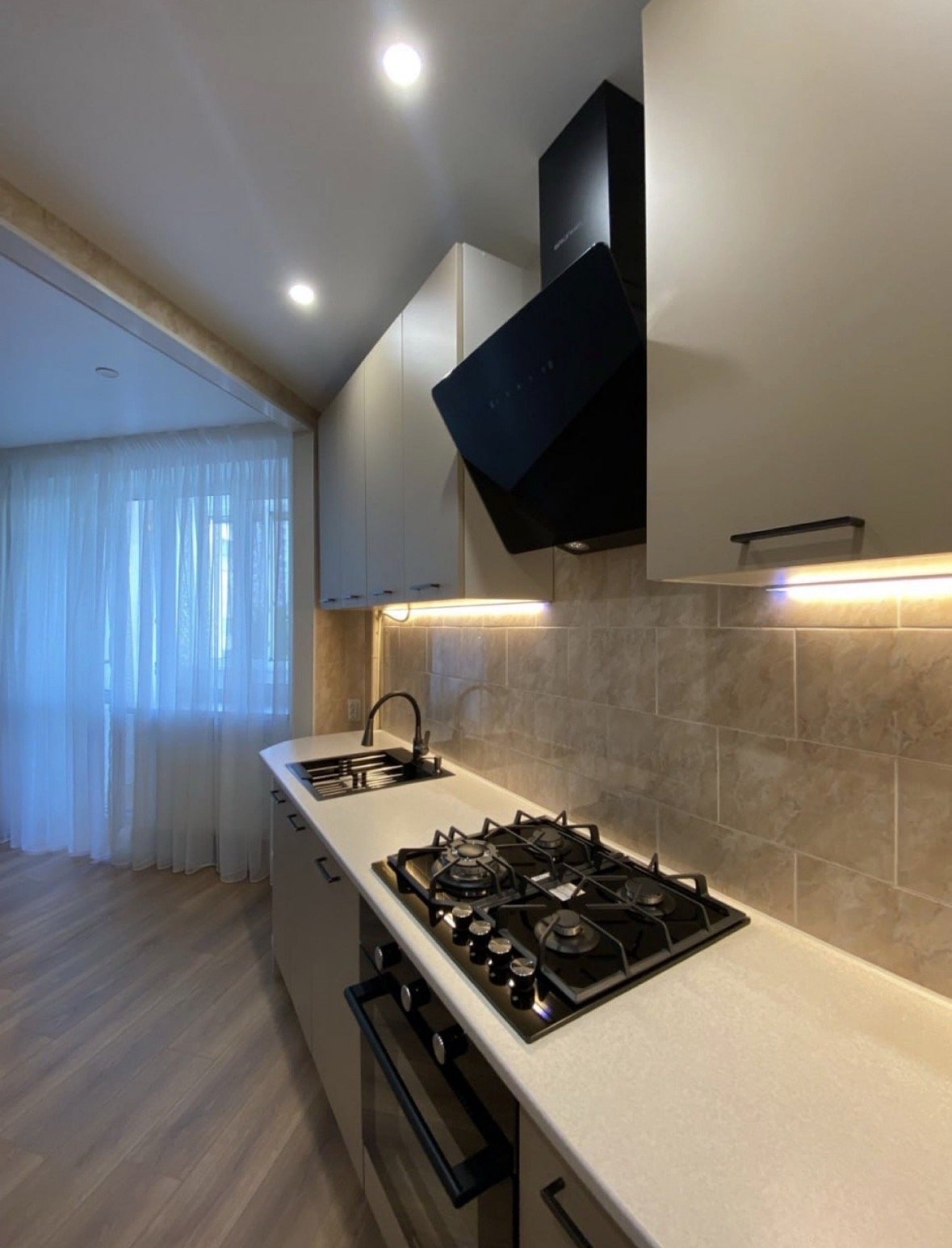 Квартира на вул. Композитора Нищинского, 94 м², 99 000$ — FAKTOR