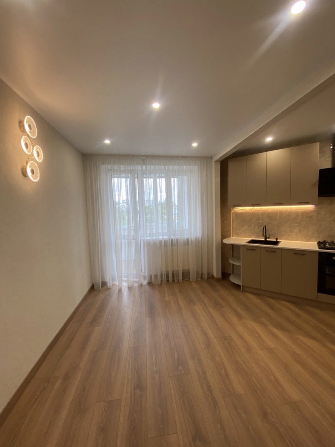 Квартира на вул. Композитора Нищинского, 94 м², 99 000$ — FAKTOR