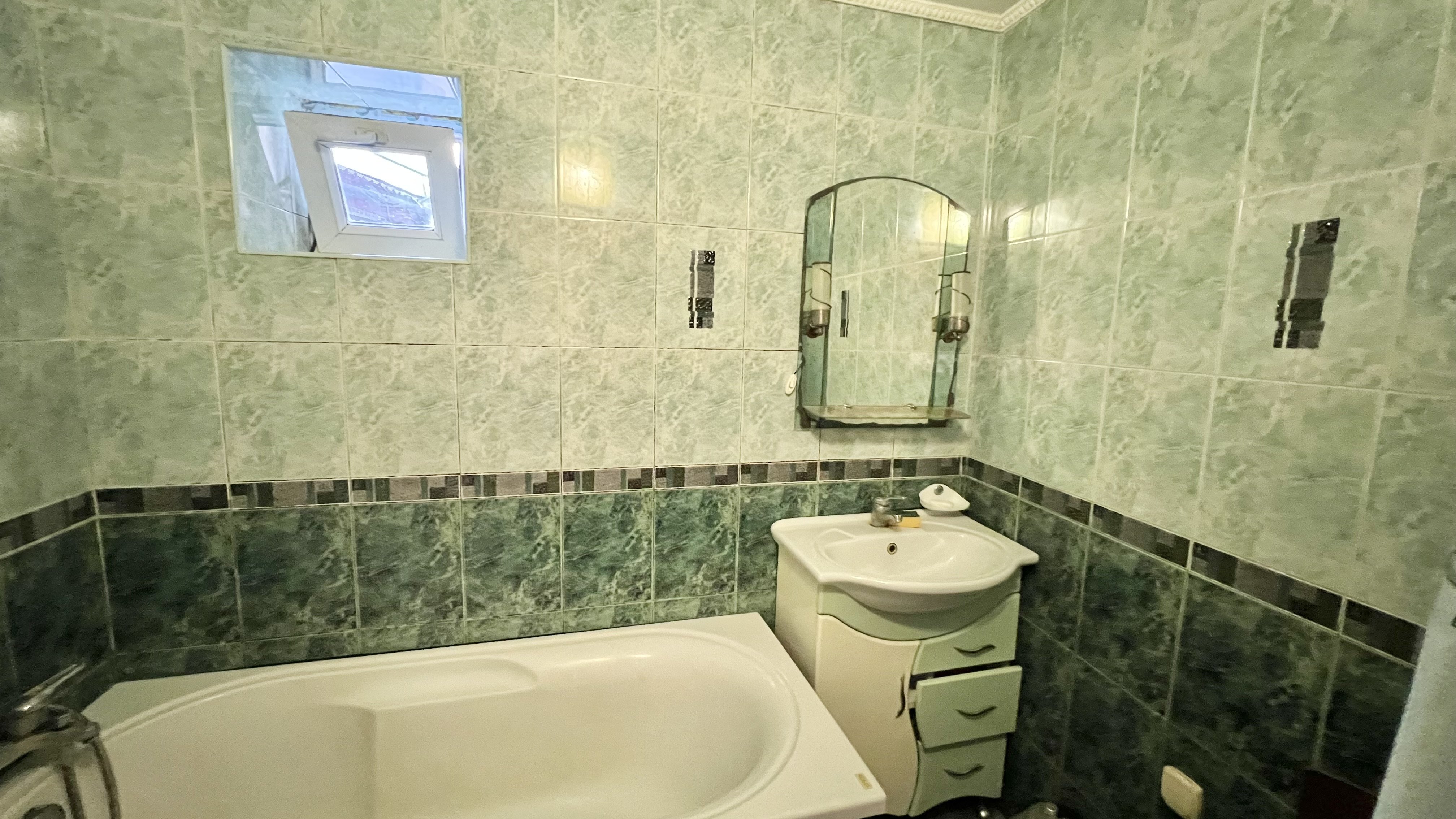 Квартира на вул. Заводская 3-я, 70 м², 44 000$ — FAKTOR