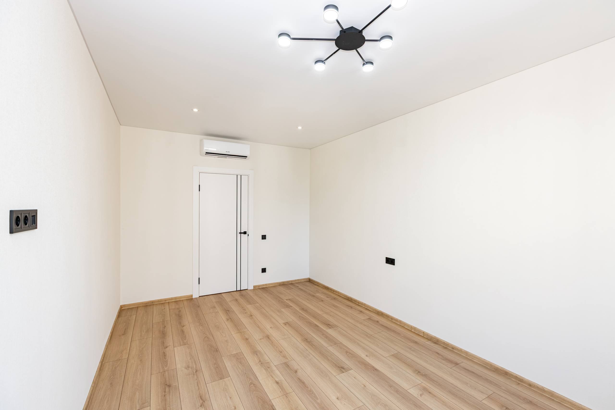 Квартира на вул. Сахарова Академика, 66 м², 88 965$ — FAKTOR