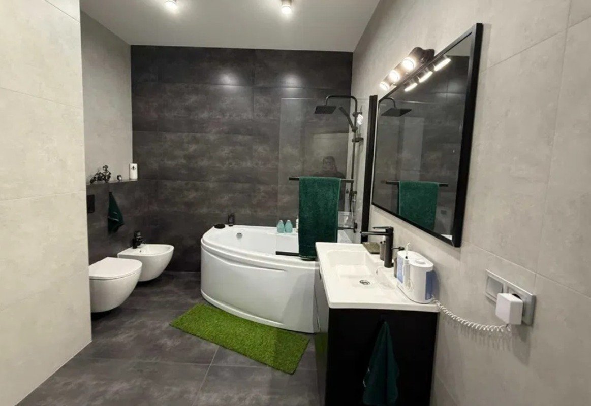 Квартира на вул. Фонтанская дорога (Киевский), 67 м², 135 000$ — FAKTOR