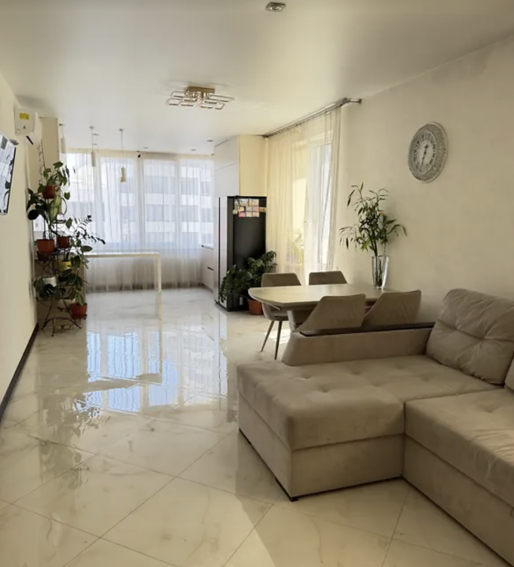Квартира на вул. Спортивная, 115 м², 165 000$ — FAKTOR