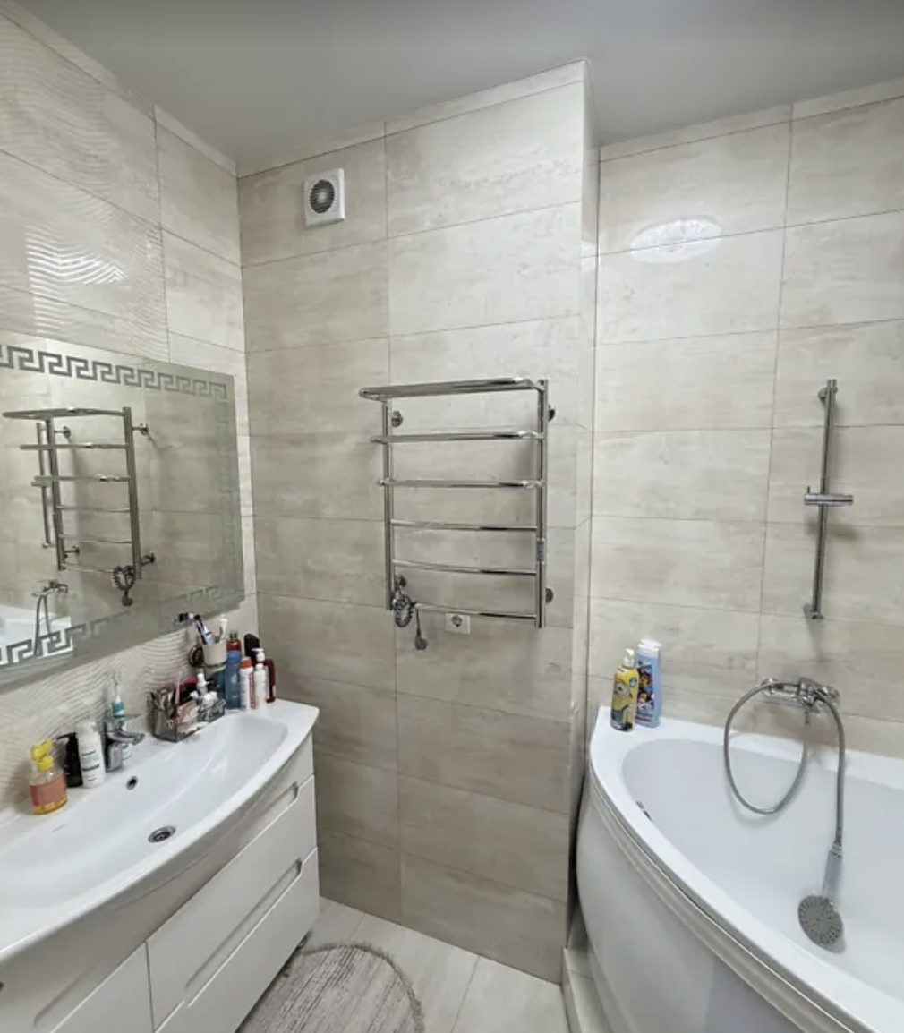 Квартира на вул. Спортивная, 115 м², 165 000$ — FAKTOR