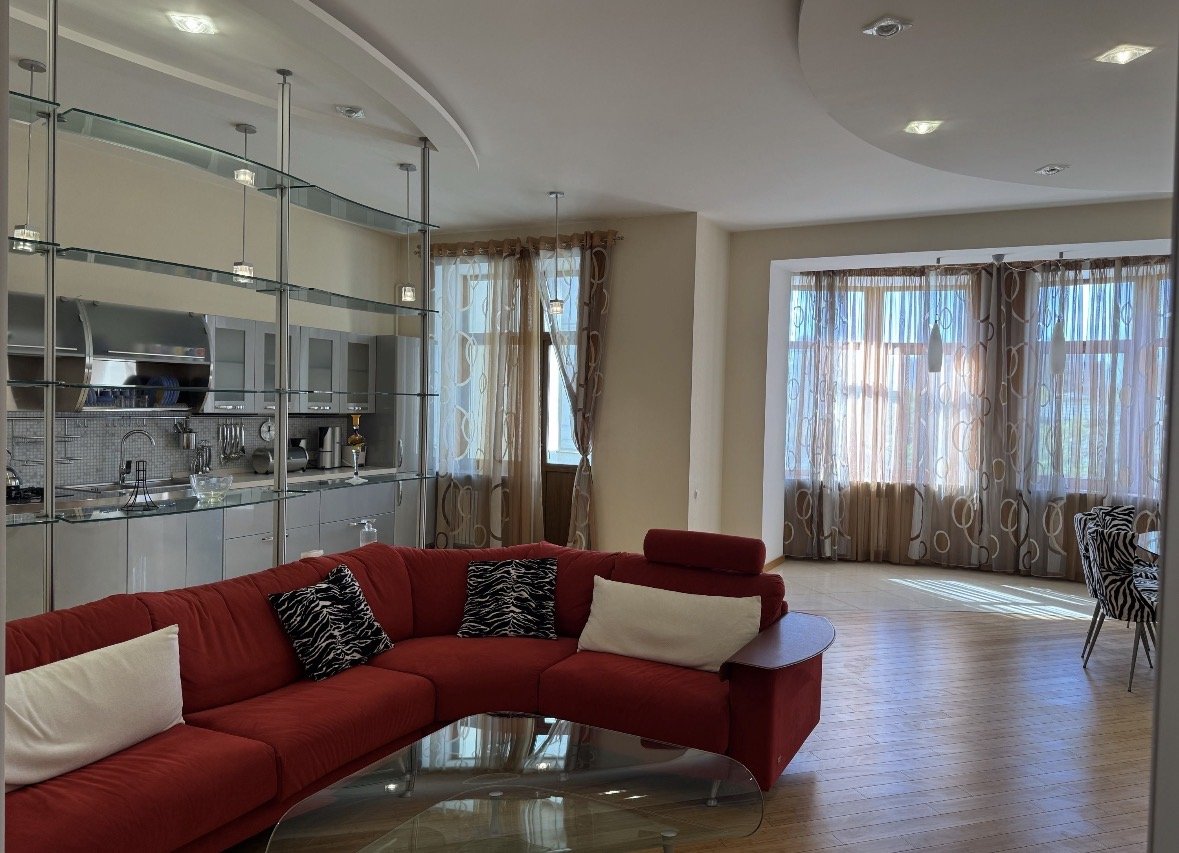 Квартира на ул. Вице-Адмирала Азарова, 146 м², 287 000$ — FAKTOR