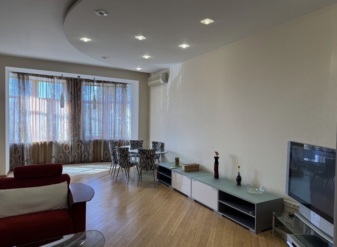 Квартира на ул. Вице-Адмирала Азарова, 146 м², 287 000$ — FAKTOR