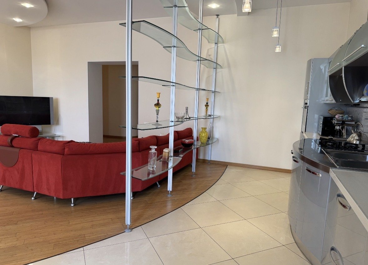 Квартира на ул. Вице-Адмирала Азарова, 146 м², 287 000$ — FAKTOR