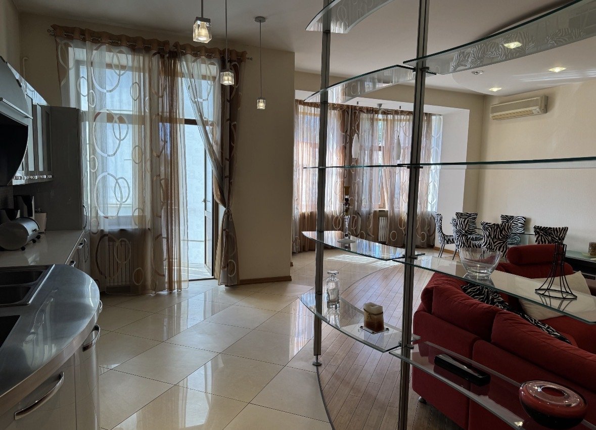 Квартира на ул. Вице-Адмирала Азарова, 146 м², 287 000$ — FAKTOR