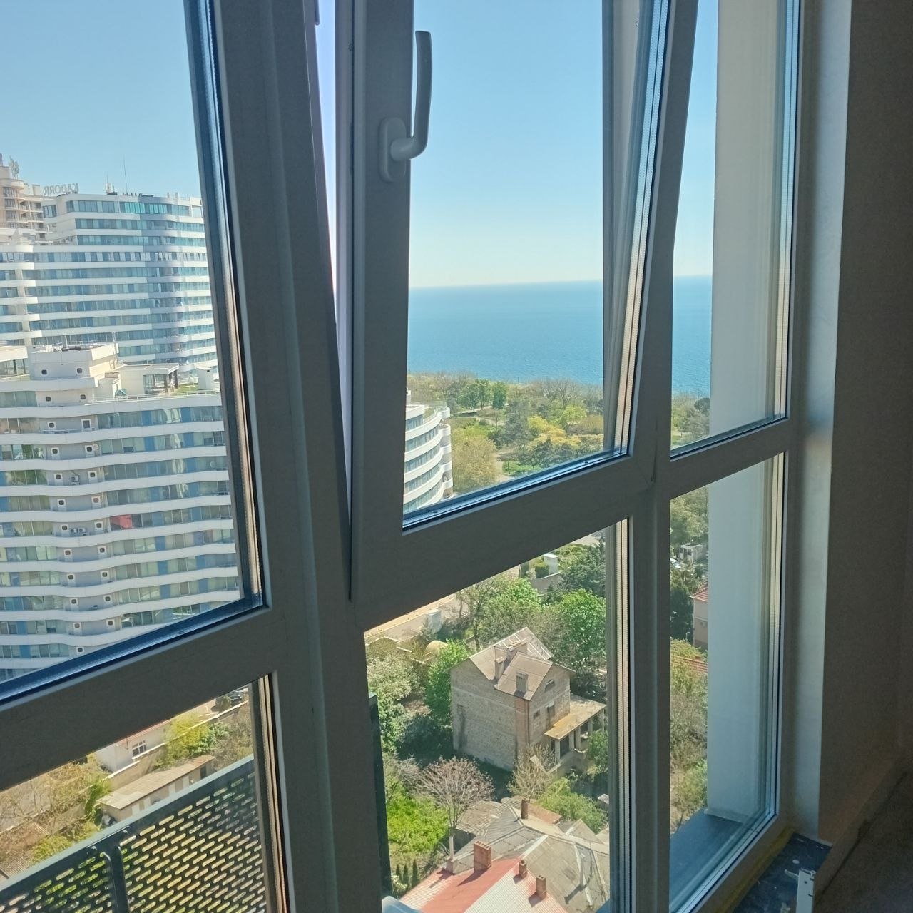 Квартира на вул. Литературная, 39 м², 60 000$ — FAKTOR