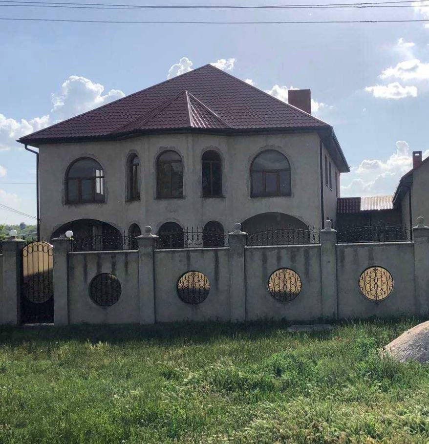 Будинок на вул. Центральная, 360 м², 99 000$ — FAKTOR