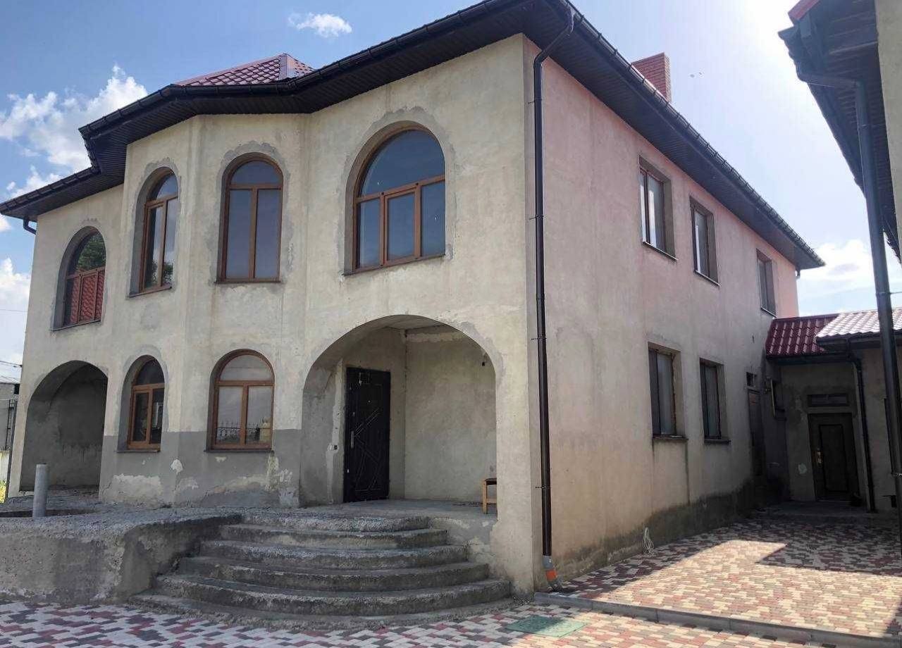 Дом на ул. Центральная, 360 м², 99 000$ — FAKTOR