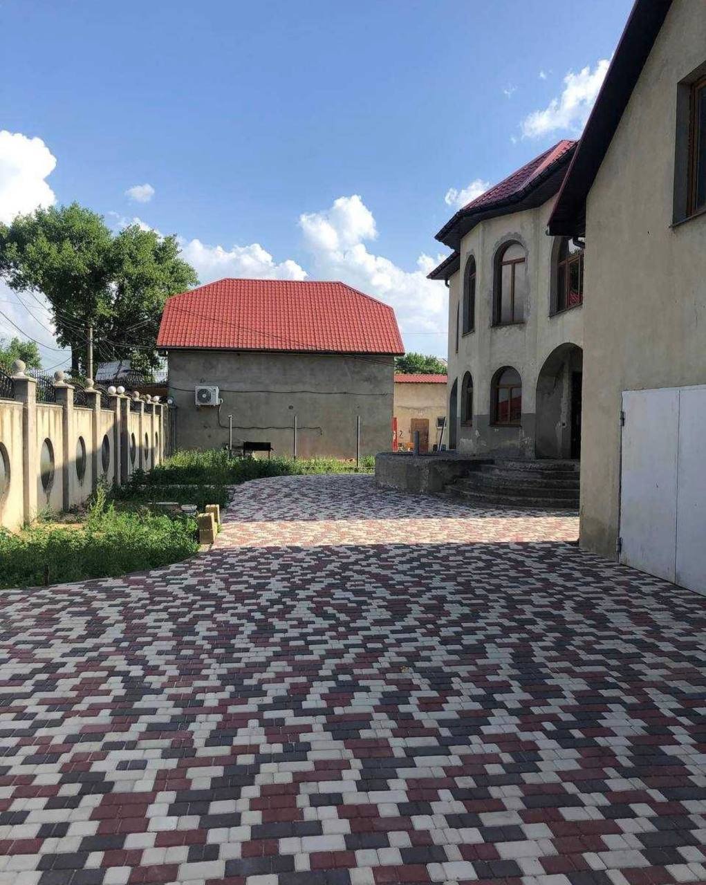Дом на ул. Центральная, 360 м², 99 000$ — FAKTOR