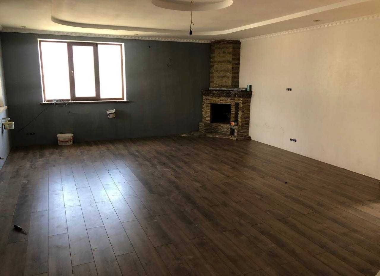 Дом на ул. Центральная, 360 м², 99 000$ — FAKTOR