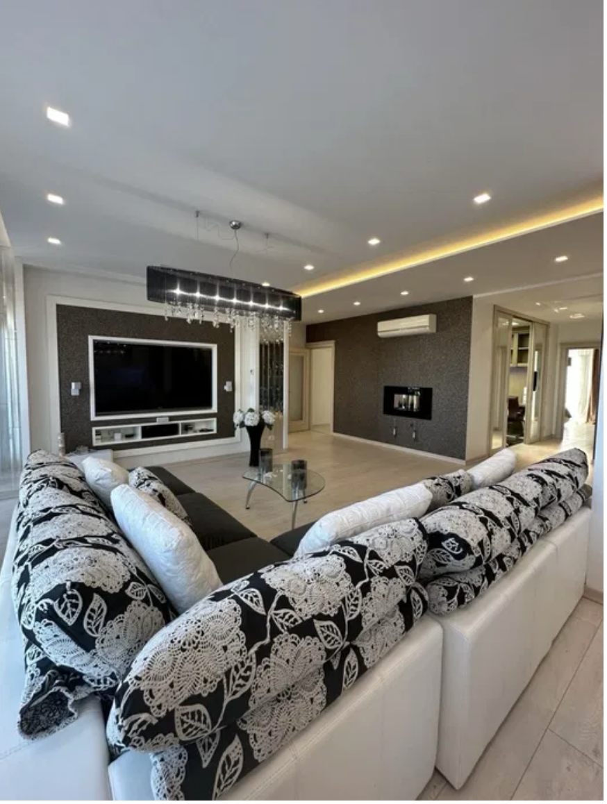 Квартира на вул. Отрадная, 176 м², 540 000$ — FAKTOR