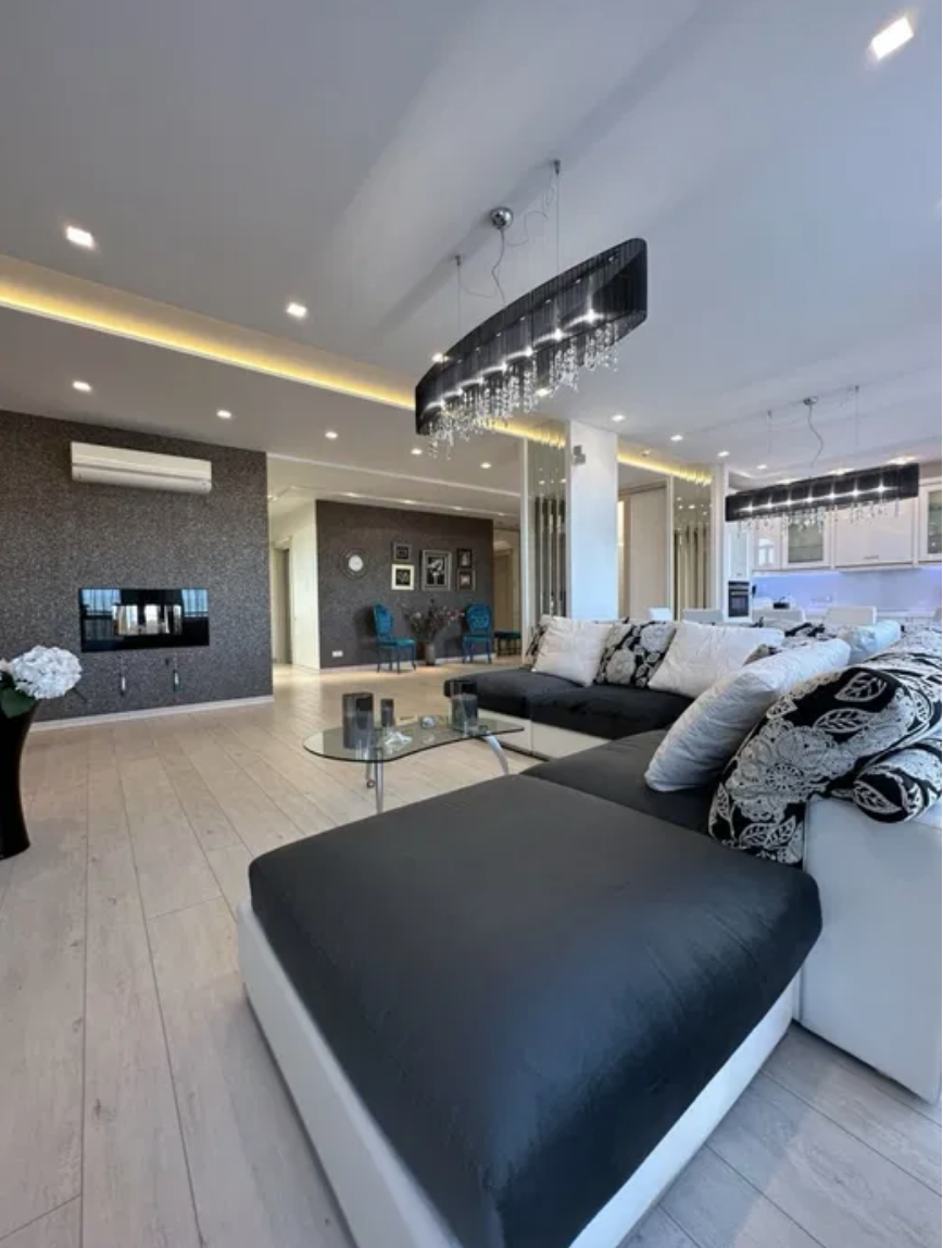 Квартира на вул. Отрадная, 176 м², 540 000$ — FAKTOR