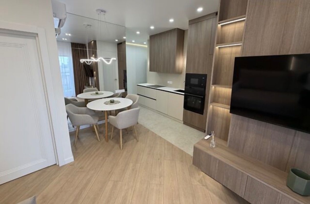 Квартира на вул. Краснова, 53 м², 112 000$ — FAKTOR