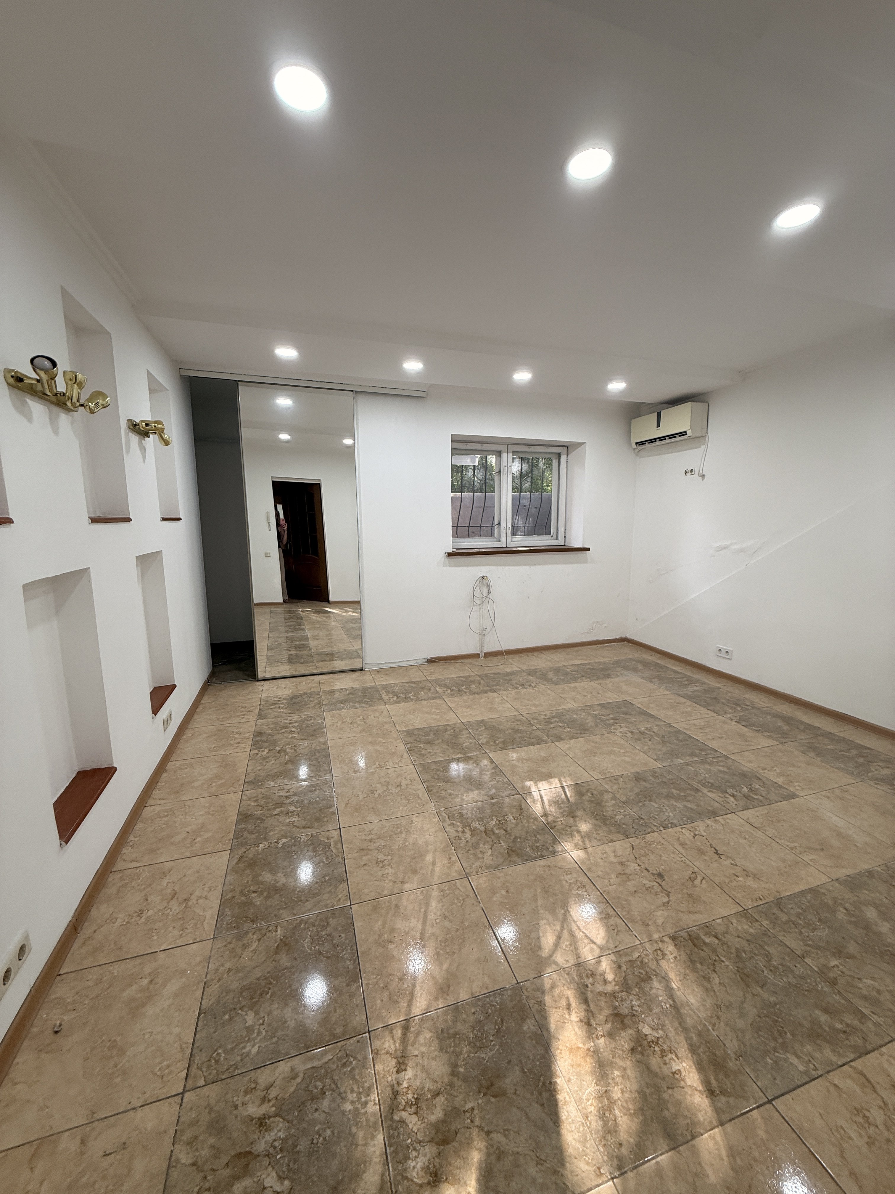 Квартира на вул. Шампанский пер., 91 м², 60 000$ — FAKTOR