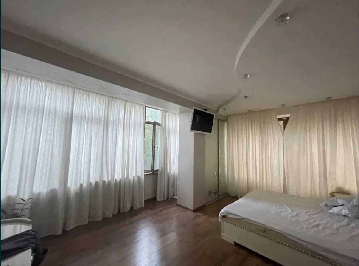 Будинок на вул. Клубничный переулок, 370 м², 350 000$ — FAKTOR