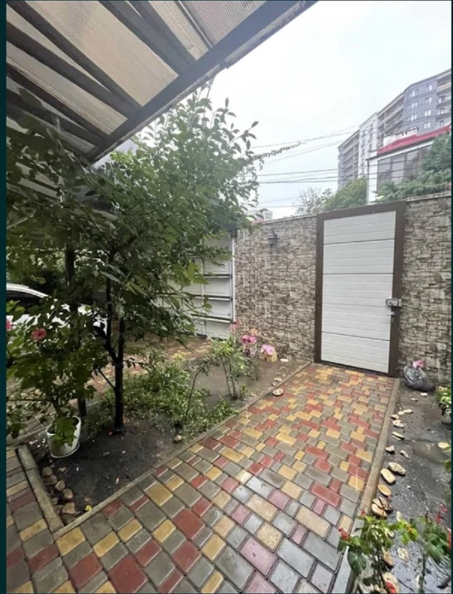 Будинок на вул. Клубничный переулок, 370 м², 350 000$ — FAKTOR