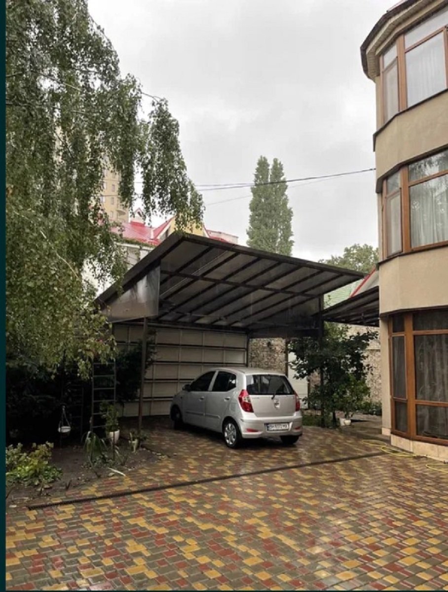 Будинок на вул. Клубничный переулок, 370 м², 350 000$ — FAKTOR
