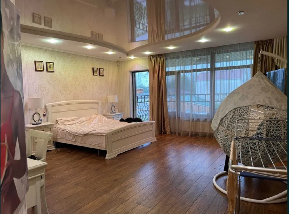 Будинок на вул. Клубничный переулок, 370 м², 350 000$ — FAKTOR