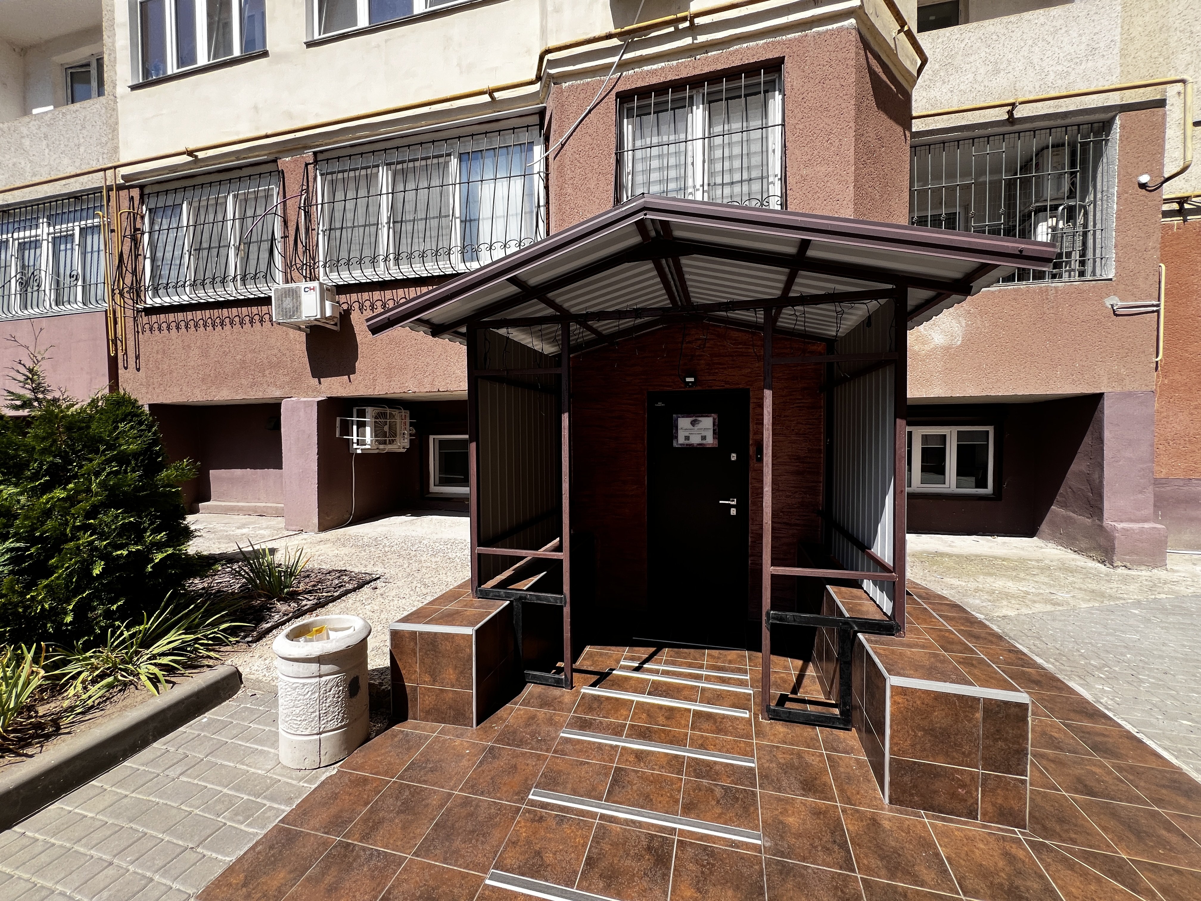 Комерційна нерухомість на вул. Бочарова, 76 м², 98 000$ — FAKTOR